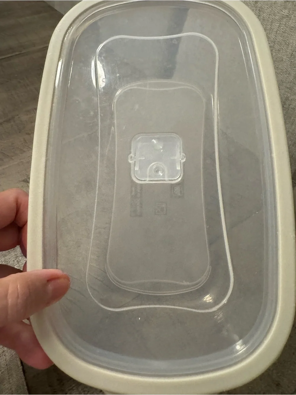 Set of 5 Neutral Plastic Food Storage Containers.